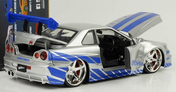 โมเดลลรถ โมเดลรถเหล็ก โมเดลรถยนต์ 2002 gtr r 34 4